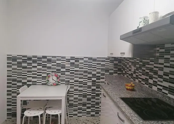 En Con Amplio Jardin A 5 Min De La Playa Situacion Inmejorable 펜션 *